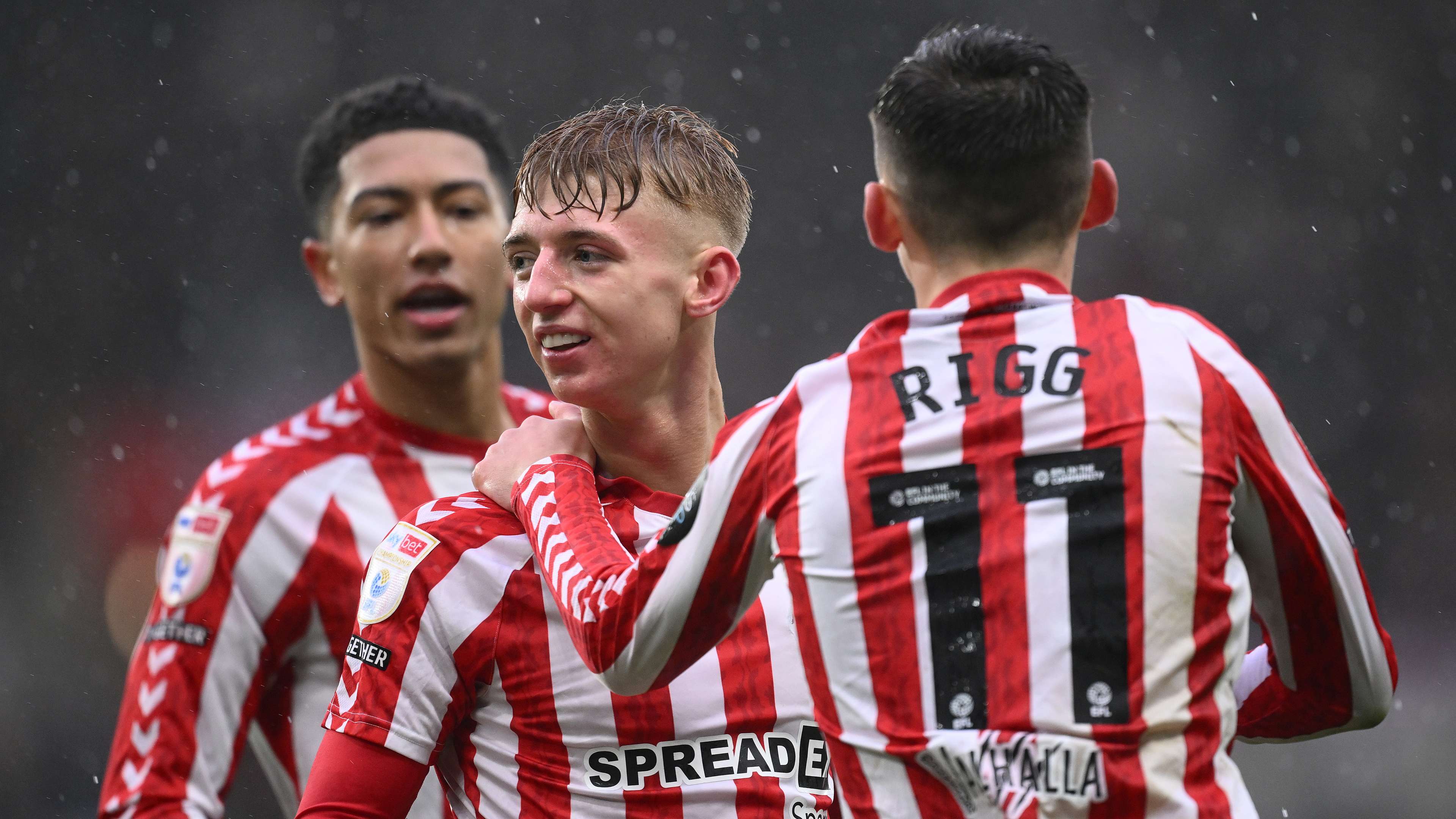 雙方陣容與 雙方陣容與